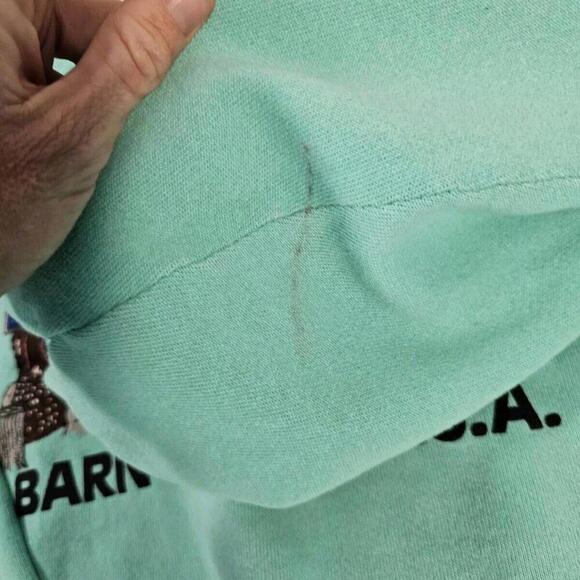 Vtg Hanes L Mint Crewneck Sweatshirt "Barn In The Usa" Farm Animals '87 80's - Picture 2 of 8